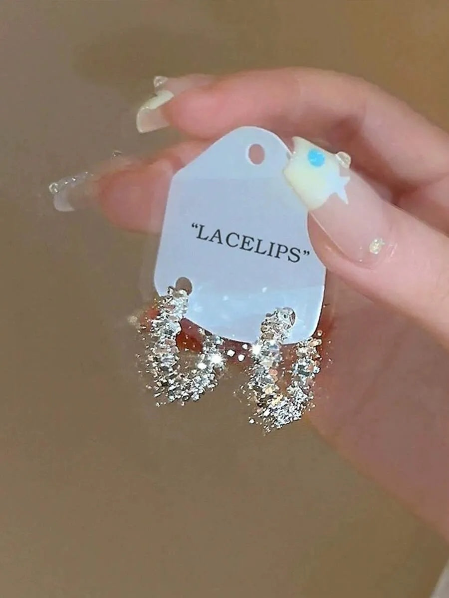 1PAIR(2PCS) Asymmetrical Silver C Hoop Earrings Minimalist Womens Fashion Accessories Niche Design Cold Wind Stud High End Temperament Half Circle Dangle Earrings