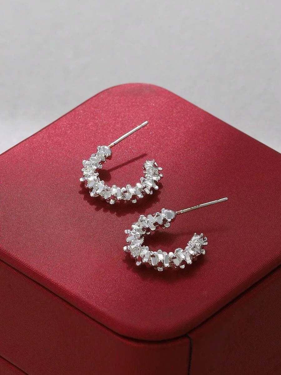 1PAIR(2PCS) Asymmetrical Silver C Hoop Earrings Minimalist Womens Fashion Accessories Niche Design Cold Wind Stud High End Temperament Half Circle Dangle Earrings