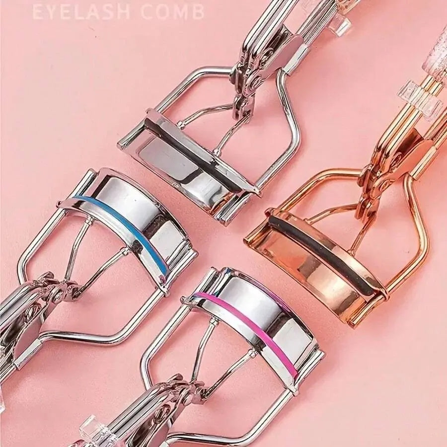 1PC RANDOM COLOR Premium Shiny Eyelash Curler  - Provides Quick And Natural Curling, Long-Lasting Lift And Growth. Includes An Eyelash Curler And Makeup Tool, With 2 Replacement Strips.