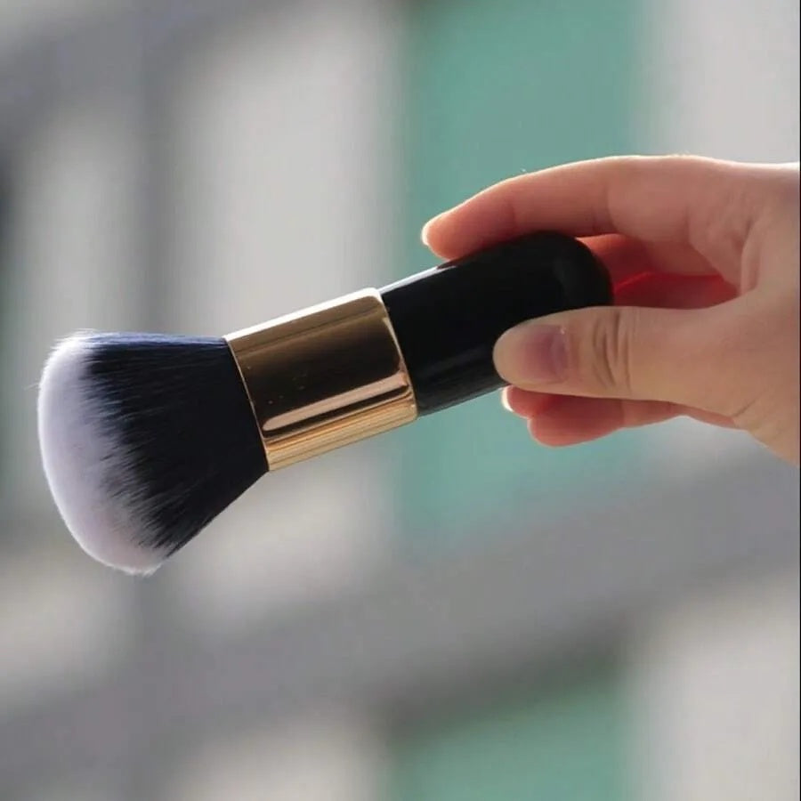 1PC Large Loose Powder, Honey Brush, Powder Blusher Brush, Makeup Tool, Suitable For Foundation Make-Up, Powder Blusher And Bronze Soft Nylon Brush, Suitable For All Skin Types, Professional Makeup Brush, Fashionable Black Handle, Thick Brush