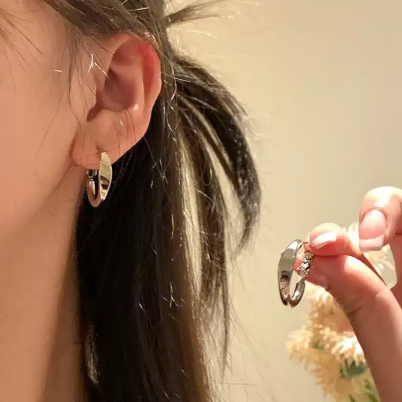 1 Pair Chunky Hoop Earrings for Women – Silver-Plated Stainless Steel Thick Hollow Tube Hoops, Hypoallergenic & Lightweight Design