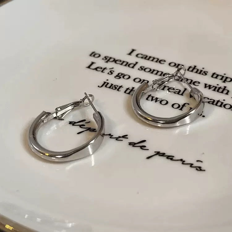 1 Pair Chunky Hoop Earrings for Women – Silver-Plated Stainless Steel Thick Hollow Tube Hoops, Hypoallergenic & Lightweight Design