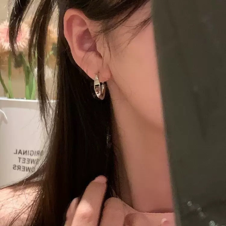 1 Pair Chunky Hoop Earrings for Women – Silver-Plated Stainless Steel Thick Hollow Tube Hoops, Hypoallergenic & Lightweight Design