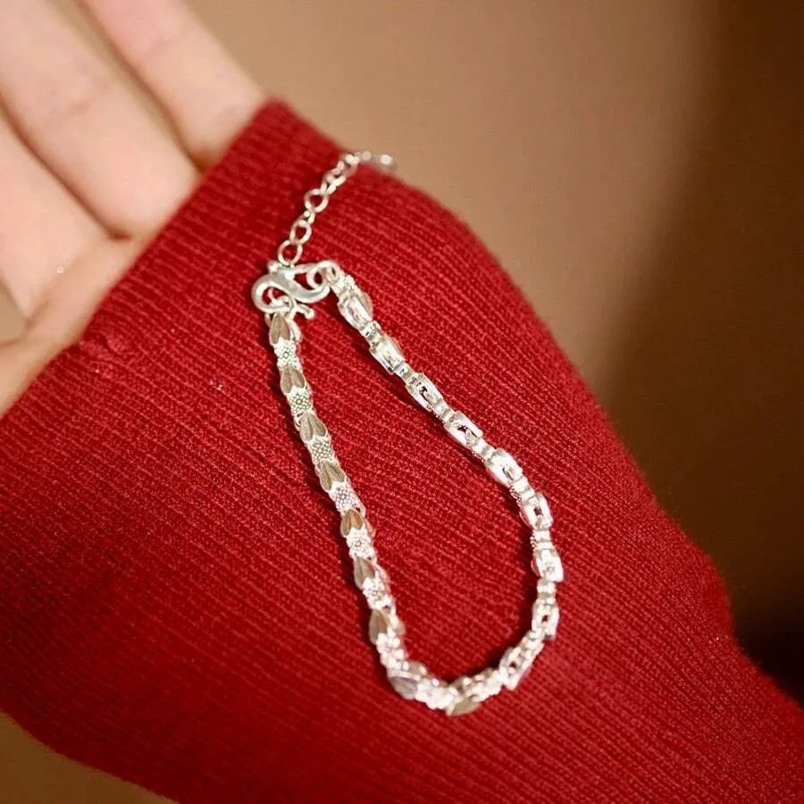 1PC Four-Leaf Clover Love Bracelet – Stylish High-Quality Jewelry, Perfect Gift for Women, Lovers & Teen Girls, Ideal for Daily Wear, Parties & Special Occasions