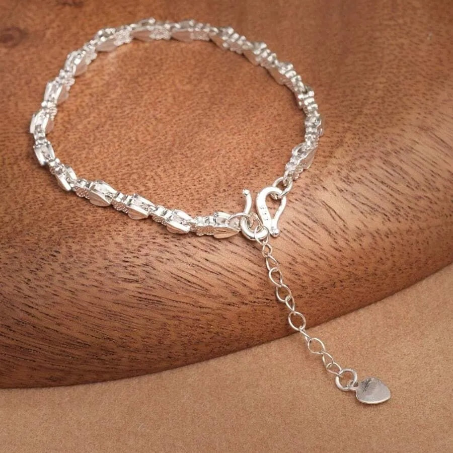 1PC Four-Leaf Clover Love Bracelet – Stylish High-Quality Jewelry, Perfect Gift for Women, Lovers & Teen Girls, Ideal for Daily Wear, Parties & Special Occasions