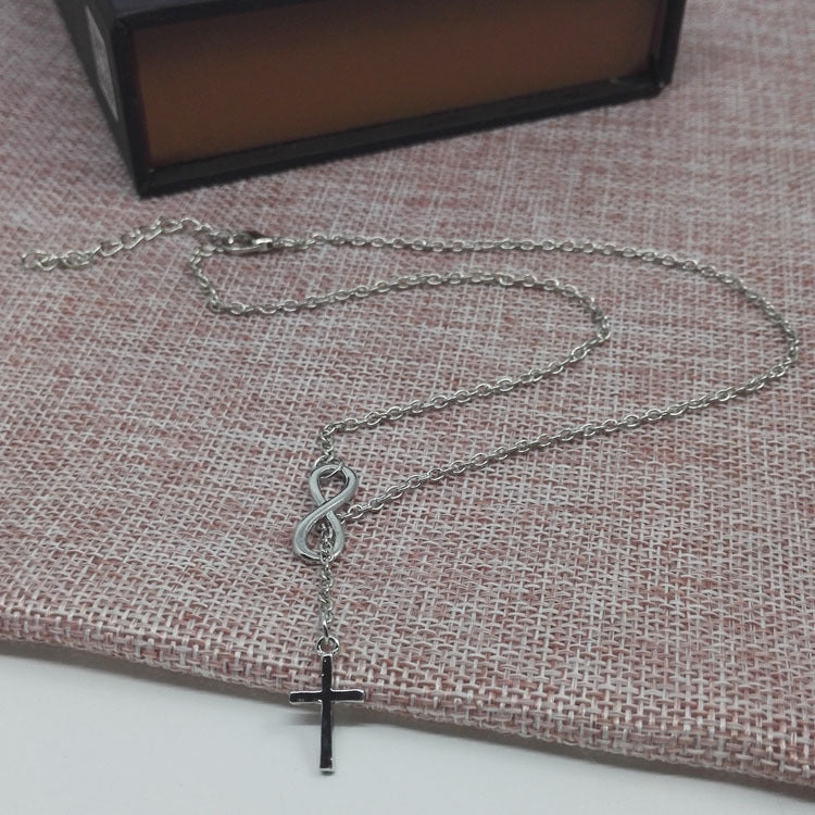 1PC Simple Lucky Number 8 Cross Pendant Choker – Versatile Unisex Jewelry Worn by Men and Wome