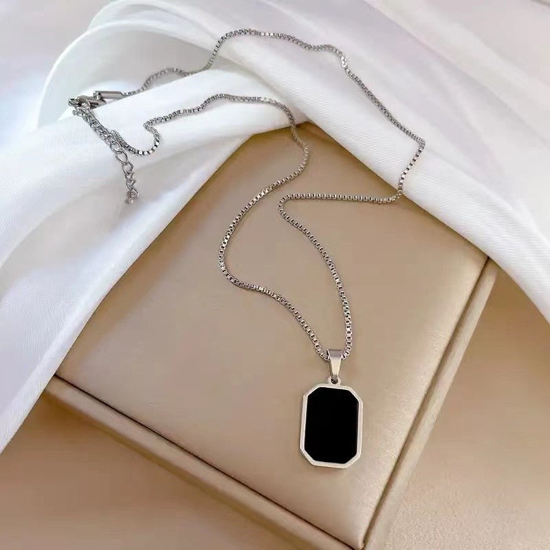 1PC Chic Black Rectangular Brand Clavicle Chain – Women's Internet Celebrity-Favorite Square Pendant Necklace Accessory